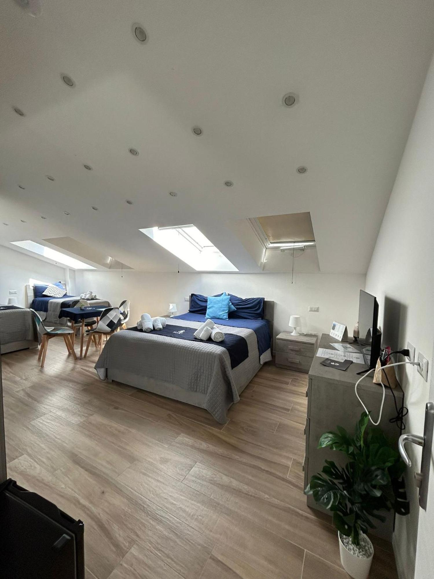Giuly Suites & Rooms Napoli Eksteriør bilde