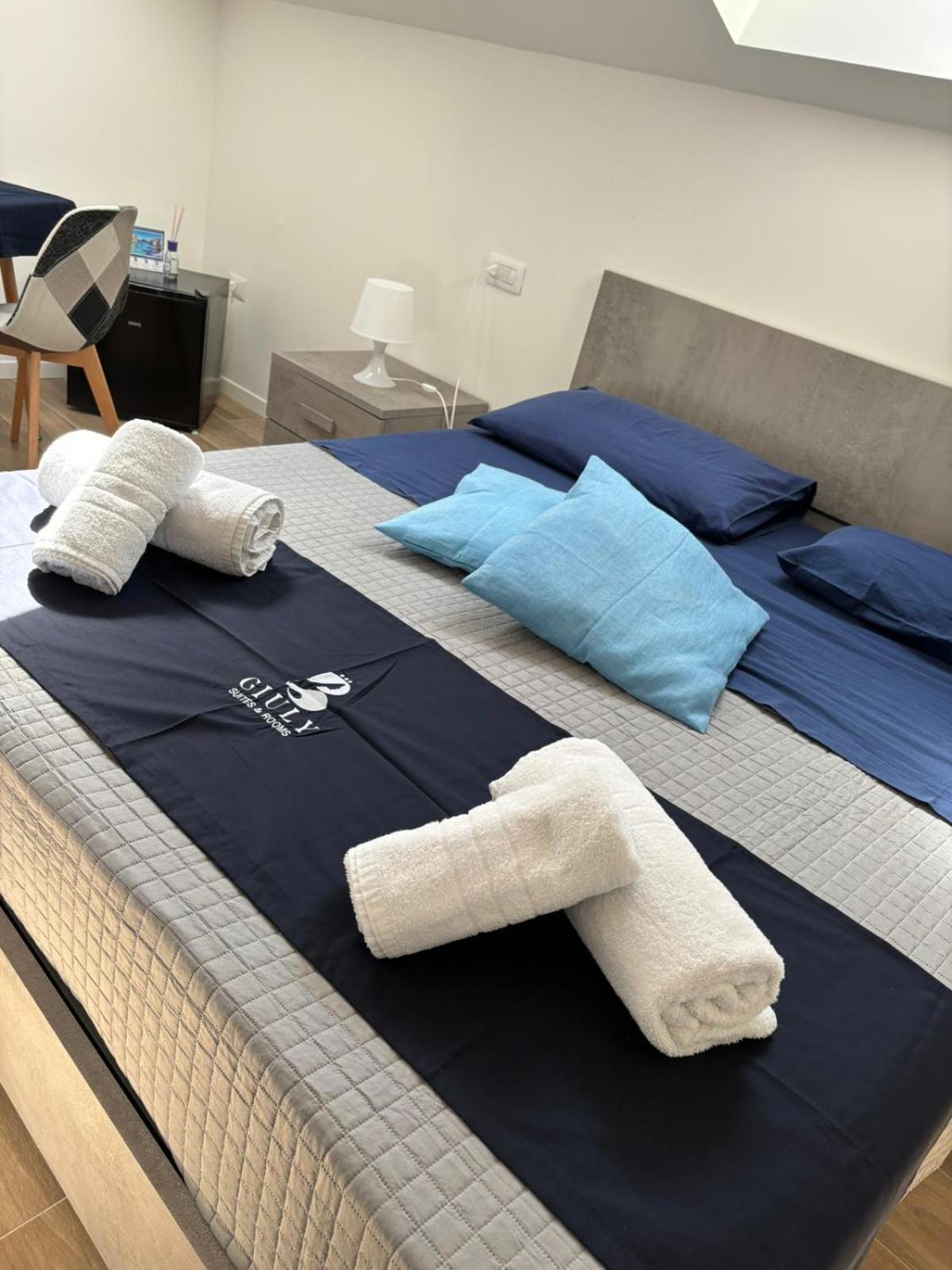 Giuly Suites & Rooms Napoli Eksteriør bilde